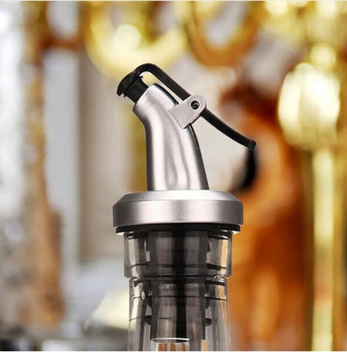 Universal Flip-Top Bottle Pourer Spout – No-Drip Dispenser Head for Olive Oil, Vinegar, Liquor, Syrups (Fits Most Bottles)