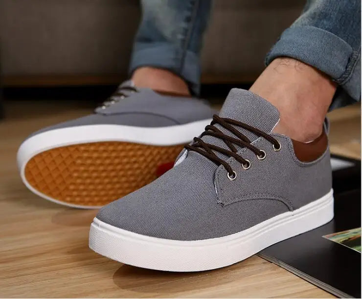 Fashion new Classic Men Canvas Shoes Breathable Comfortable Casual Shoes Men High Quality Anti-Slip Men Loafers Plus Size Flats