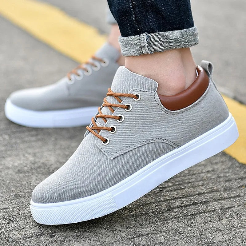 Big Size New Breathable Work Shoes for Men's Running Leisure Thick Soled Board Shoes Men's Sports Shoes