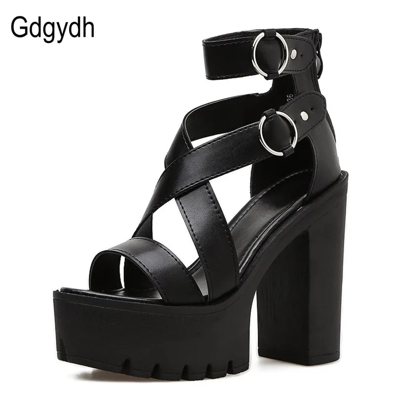 صنادل Gdgydh الصيفية النسائية ذات المنصة الصلبة ذات المقدمة المفتوحة على طراز روما بكعب عالٍ وإبزيم عصري للنساء