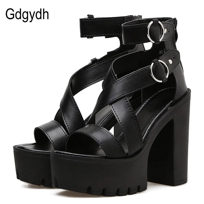 صنادل Gdgydh الصيفية النسائية ذات المنصة الصلبة ذات المقدمة المفتوحة على طراز روما بكعب عالٍ وإبزيم عصري للنساء