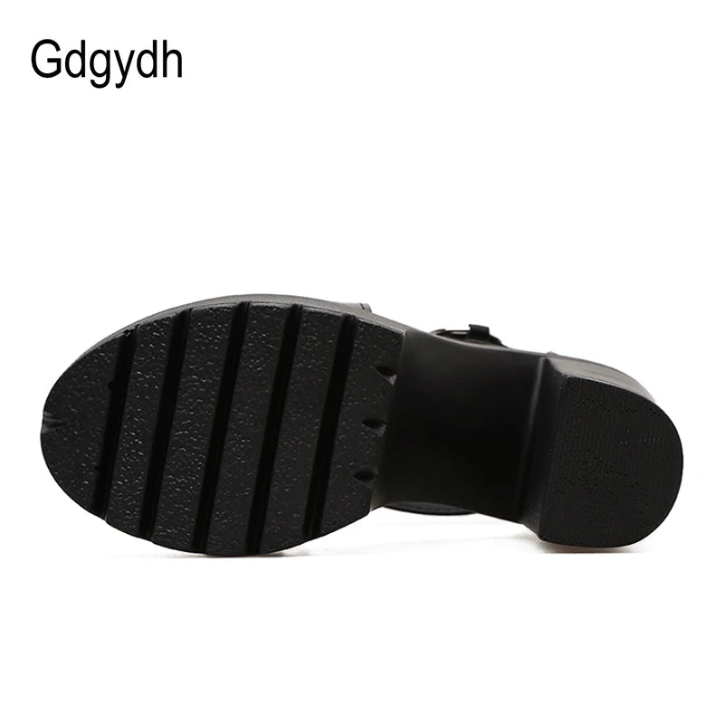 صنادل Gdgydh الصيفية النسائية ذات المنصة الصلبة ذات المقدمة المفتوحة على طراز روما بكعب عالٍ وإبزيم عصري للنساء