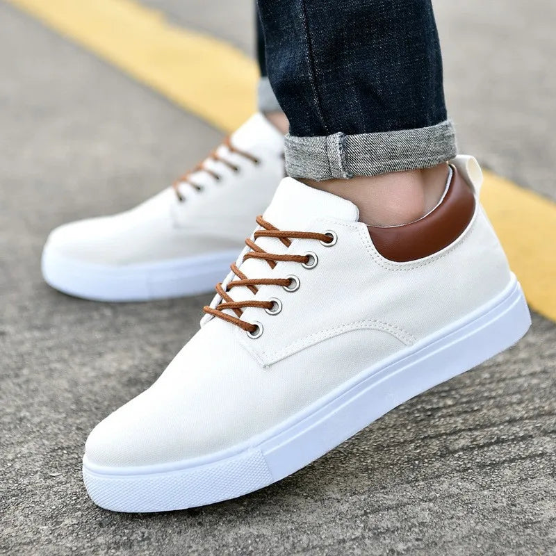 Big Size New Breathable Work Shoes for Men's Running Leisure Thick Soled Board Shoes Men's Sports Shoes
