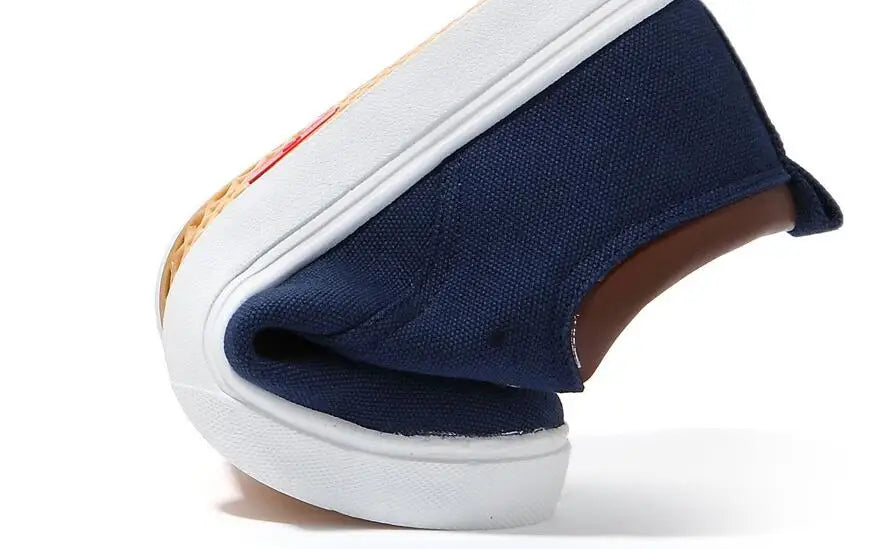 Fashion new Classic Men Canvas Shoes Breathable Comfortable Casual Shoes Men High Quality Anti-Slip Men Loafers Plus Size Flats