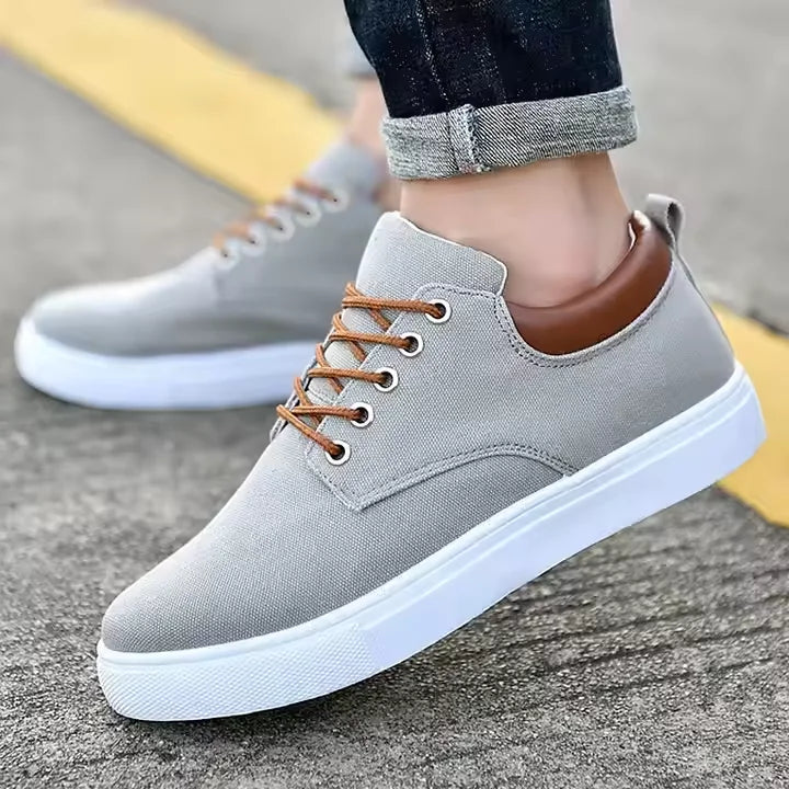Big Size New Breathable Work Shoes for Men's Running Leisure Thick Soled Board Shoes Men's Sports Shoes