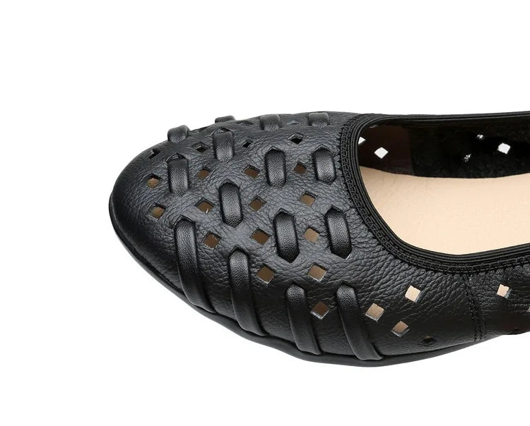 WOIZGIC Mother Women Shoes Sandals Flats Hollow Out Genuine Leather Slip On Loafers Soft Summer Beach Vintage Plus Size 42 43