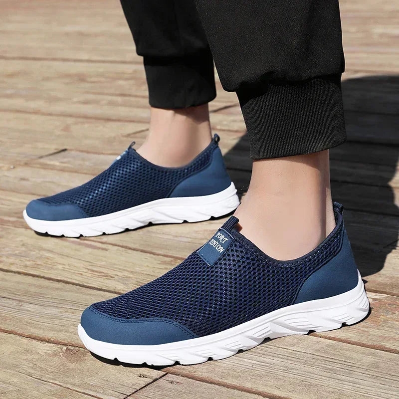New Running Shoes for Men Breathable Sports Shoes Light Weight Fashion Summer Mesh Breathable Sneakers for Men