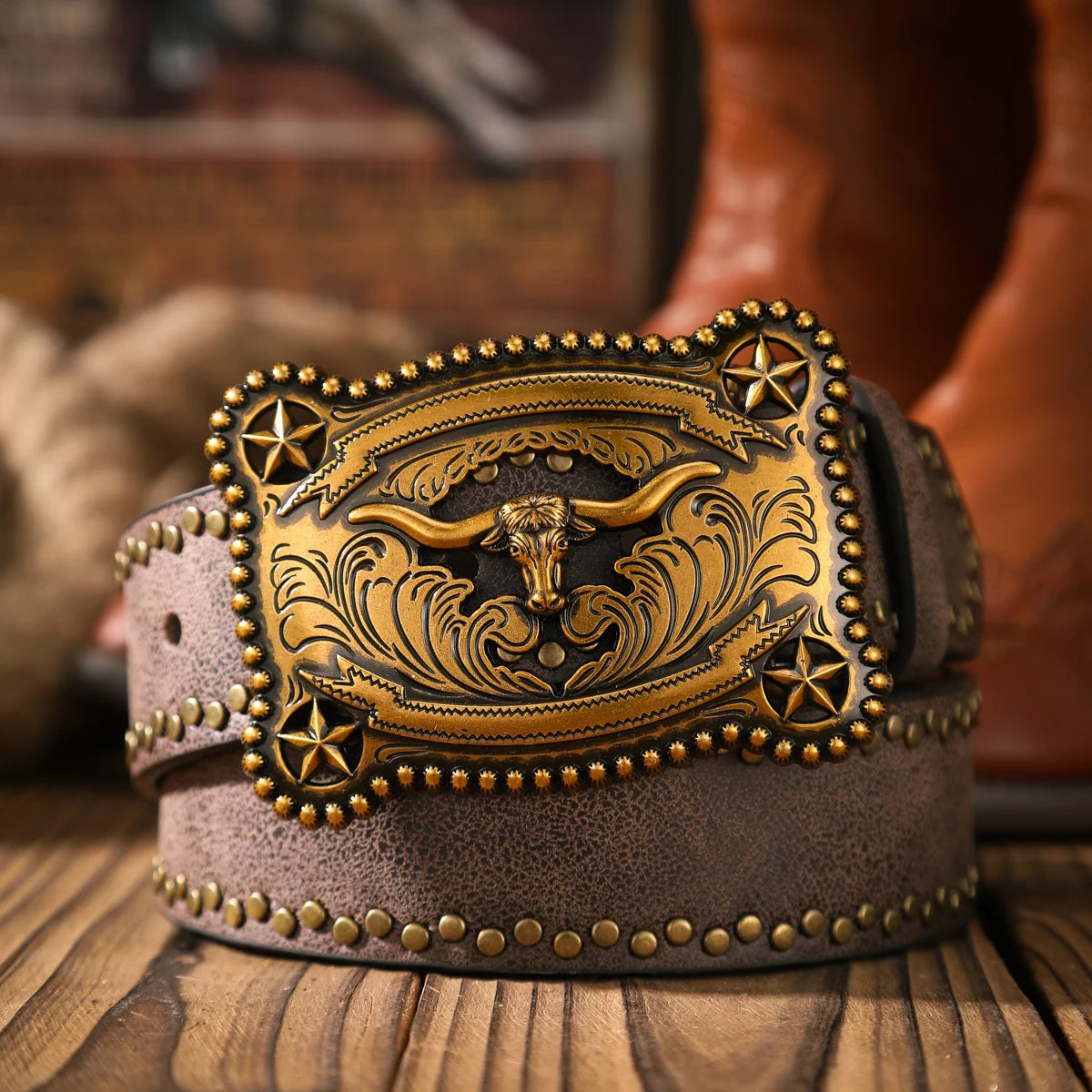 A casual and retro belt, a waist accessory for Western-style clothing, metal buckle, PU belt, suitable for both men and women