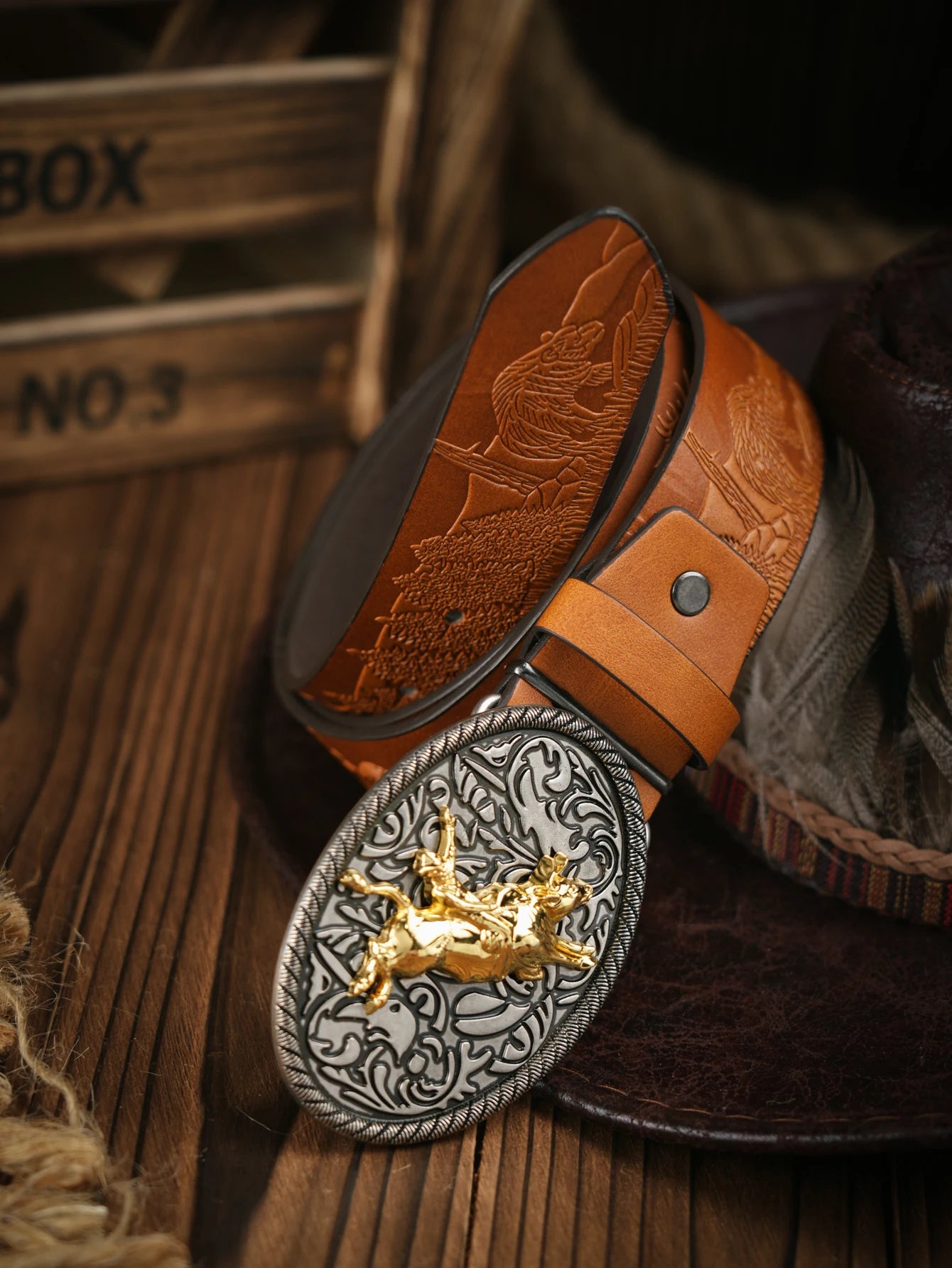 A men's and women's casual retro belt Western style! PU leather belt with metal buckle, suitable for daily work wear