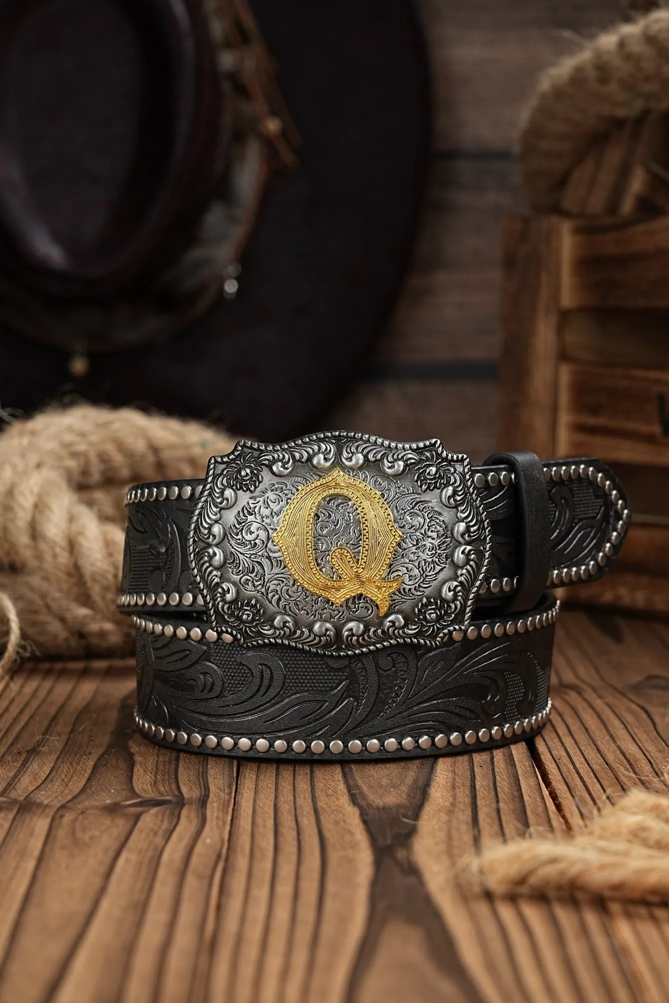 A casual, individual and retro belt, Western-style clothing accessory, metal buckle, PU belt, suitable for both men and women