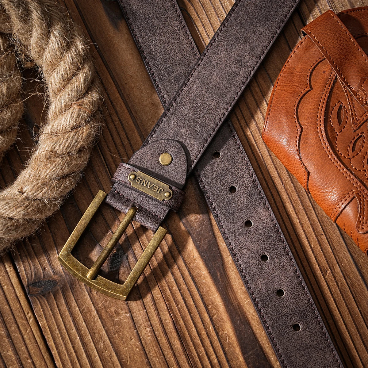 A Western-style PU material belt for both men and women, a casual, retro and classic personalized belt