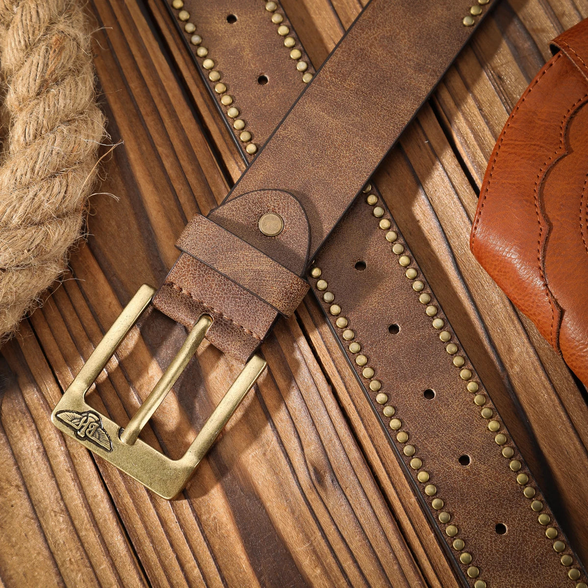 A men's and women's casual retro belt Western style! PU leather belt with metal buckle, suitable for daily work wear