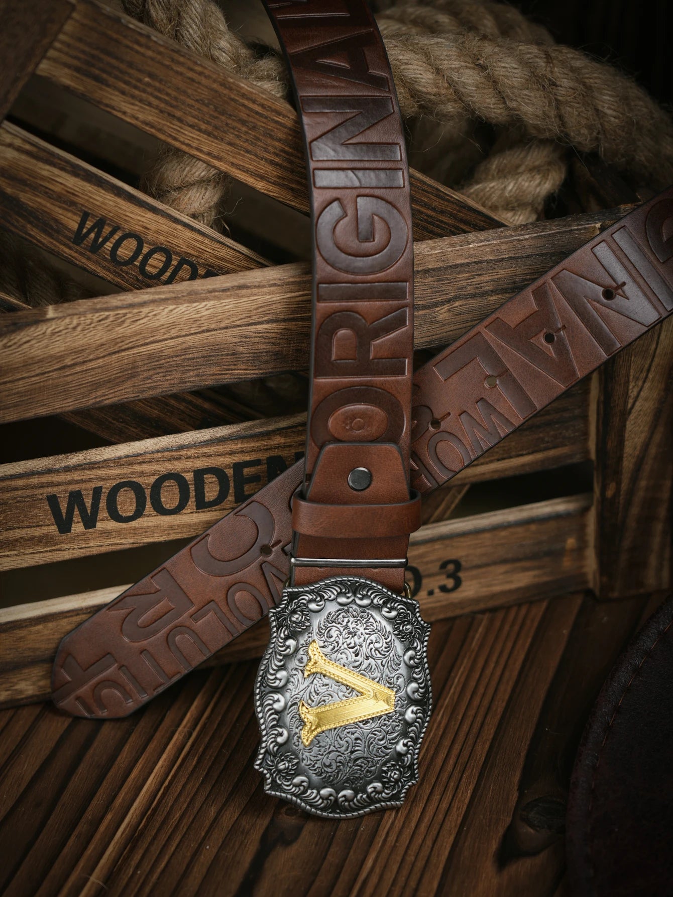 A casual, individual and retro belt, Western-style clothing accessory, metal buckle, PU belt, suitable for both men and women