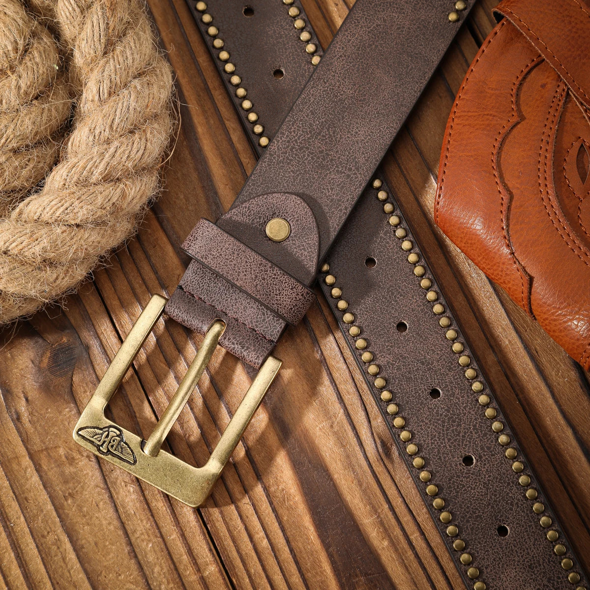 A men's and women's casual retro belt Western style! PU leather belt with metal buckle, suitable for daily work wear
