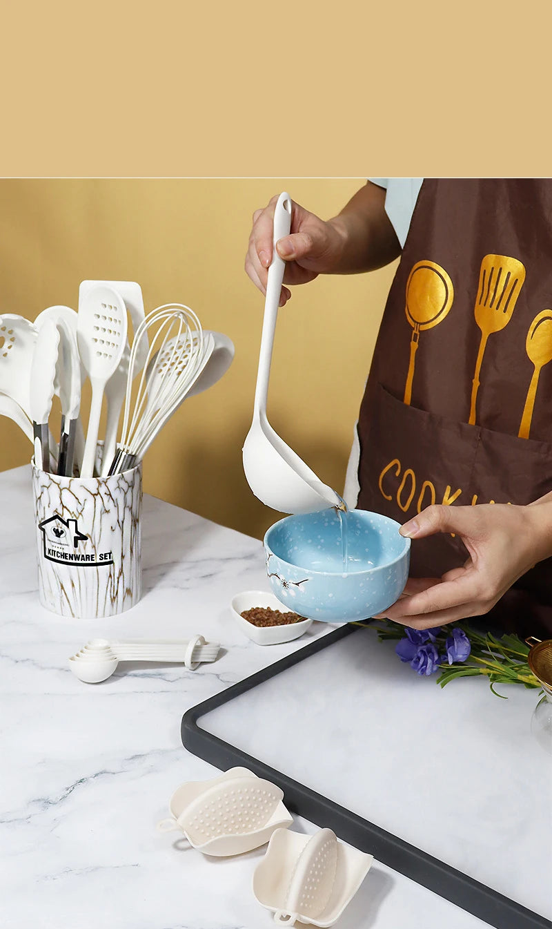 Pink 18Pcs Food Grade Silicone Kitchen Cookware Utensils Turner Spatula Measuring Spoon Practical Cooking Tool Kitchenware Set