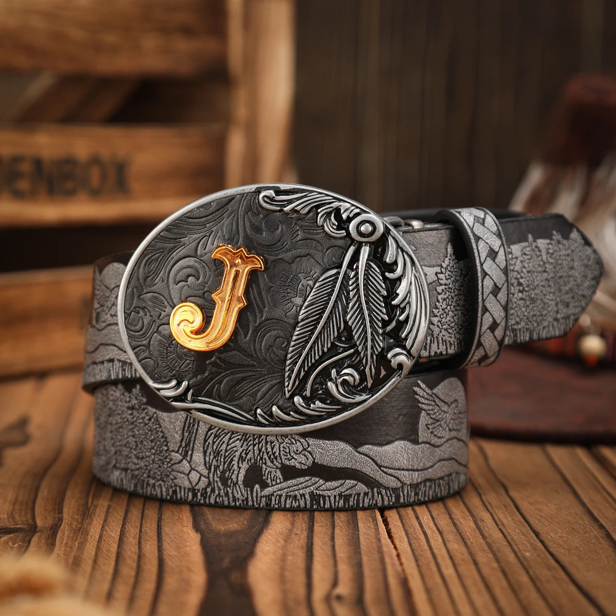 A casual, individual and retro belt, a Western-style clothing accessory, metal buckle, PU belt, suitable for both men and women