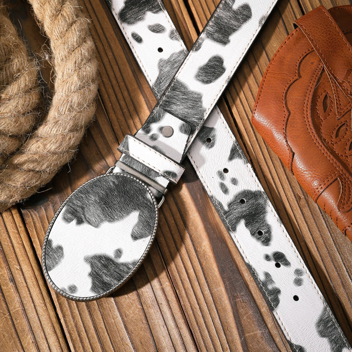A casual and retro belt, a waist accessory for Western-style clothing, metal buckle, PU belt, suitable for both men and women