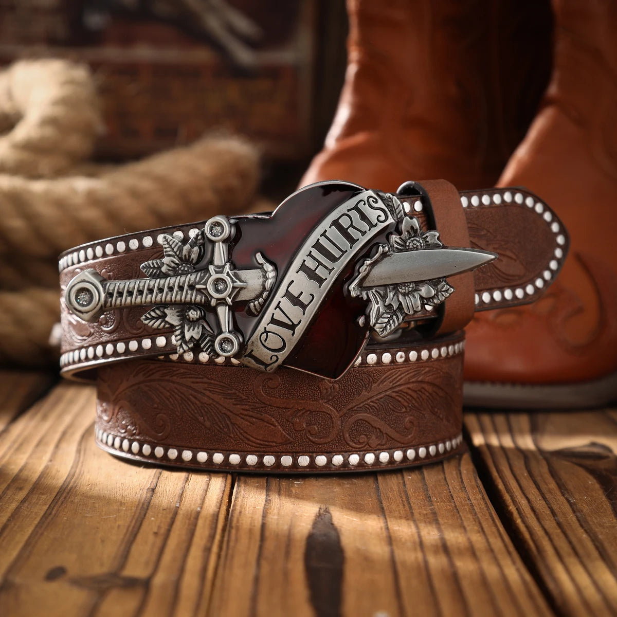 An alloy plate buckle PU material belt, suitable for both men and women, to create a personalized Western retro style