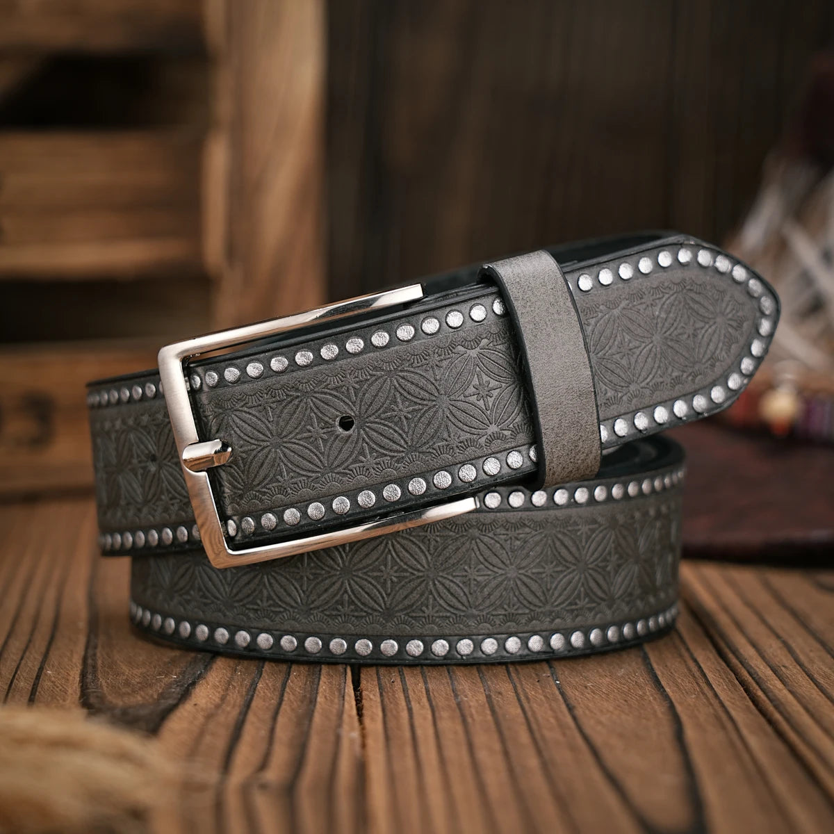 A men's and women's retro metal buckle casual style multi-color PU belt suitable for daily leisure four seasons (send punch nail