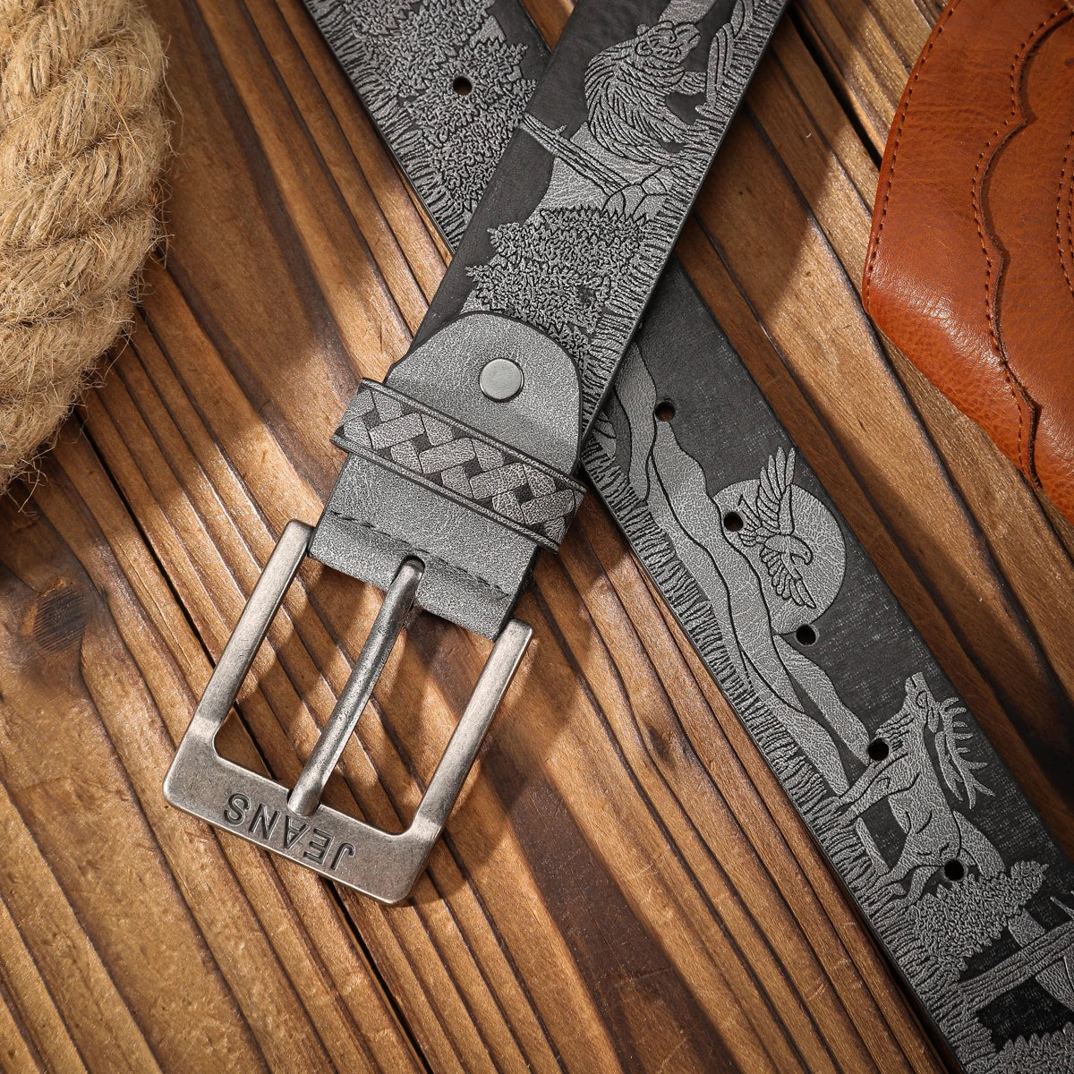 A men's and women's casual retro belt Western style! PU leather belt with metal buckle, suitable for daily work wear