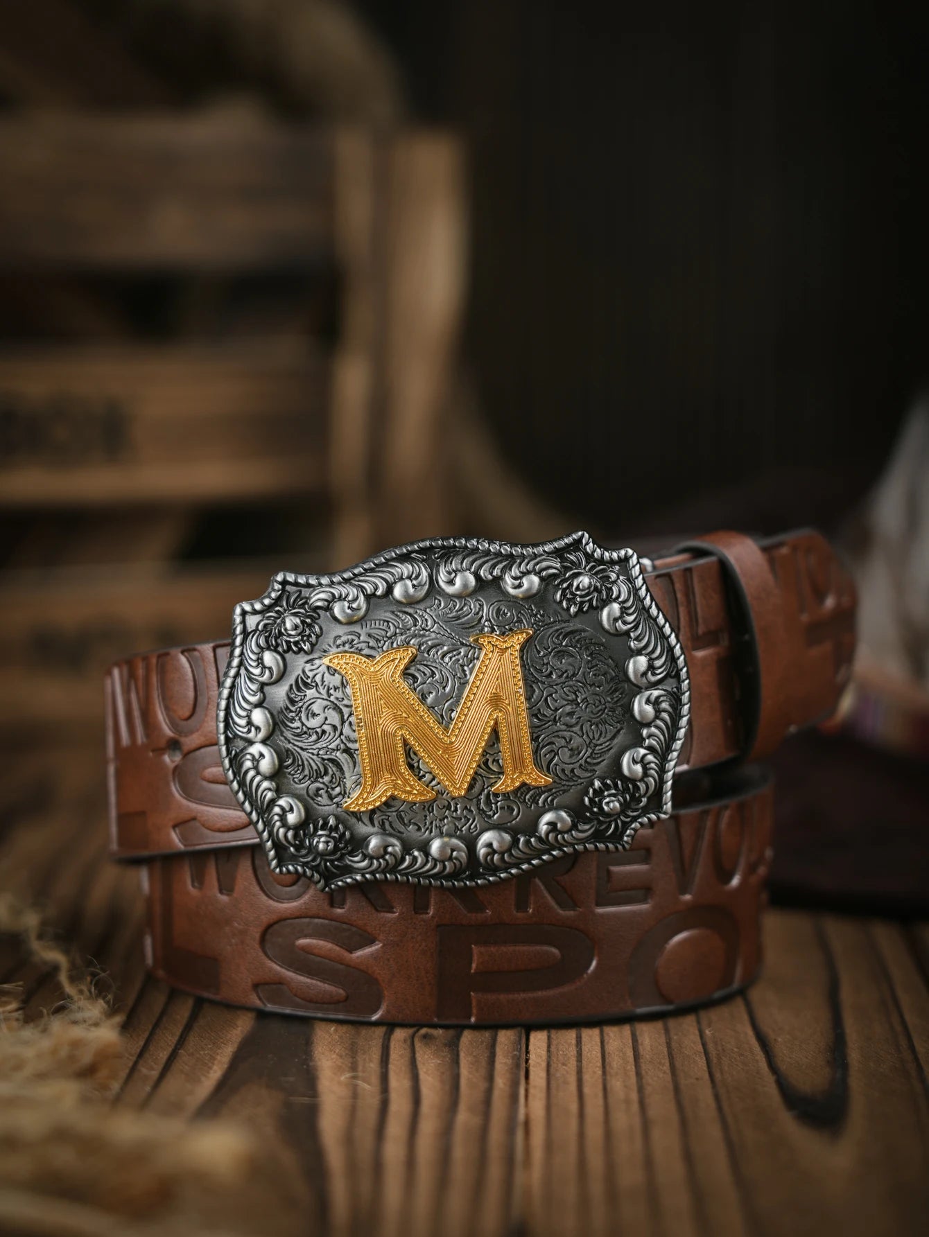 A casual, individual and retro belt, Western-style clothing accessory, metal buckle, PU belt, suitable for both men and women