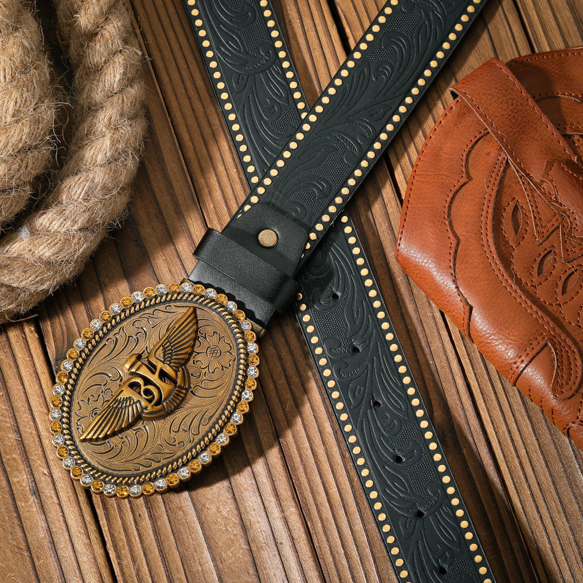 A casual and retro belt, a waist accessory for Western-style clothing, metal buckle, PU belt, suitable for both men and women