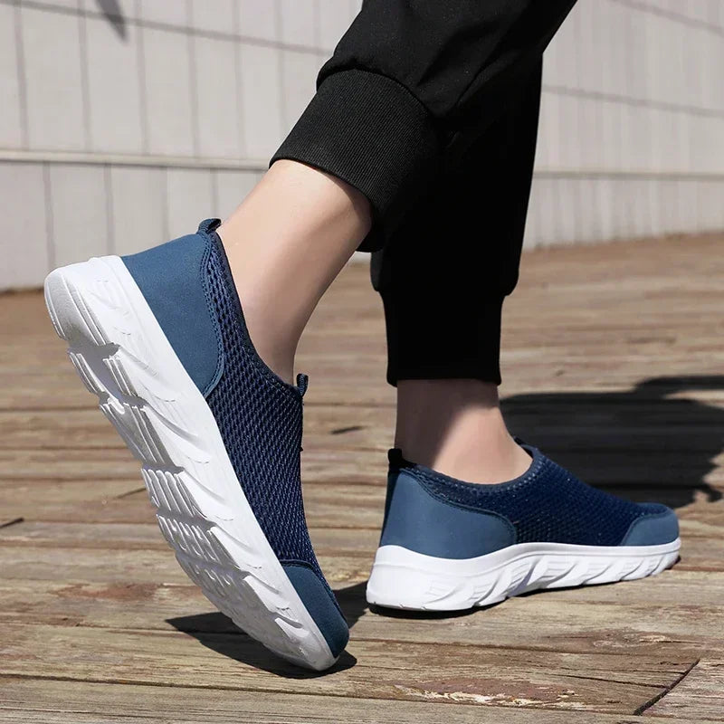 New Running Shoes for Men Breathable Sports Shoes Light Weight Fashion Summer Mesh Breathable Sneakers for Men