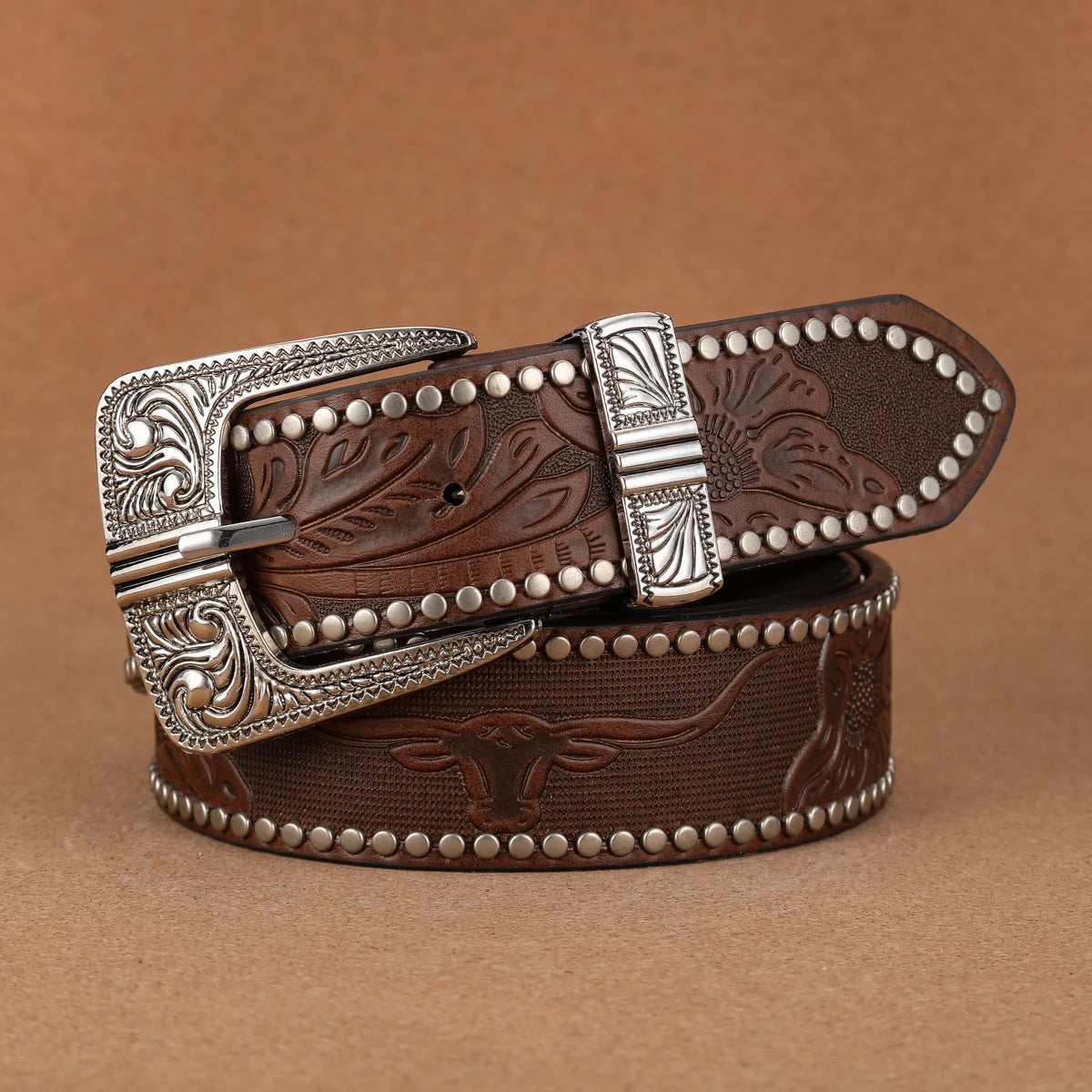 A casual, individual and retro belt, Western-style clothing accessory, metal buckle, PU belt, suitable for both men and women