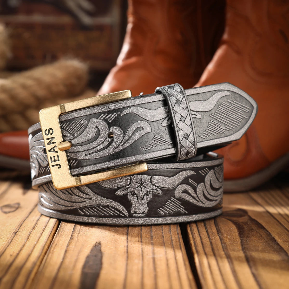 A men's and women's casual retro belt Western style! PU leather belt with metal buckle, suitable for daily work wear