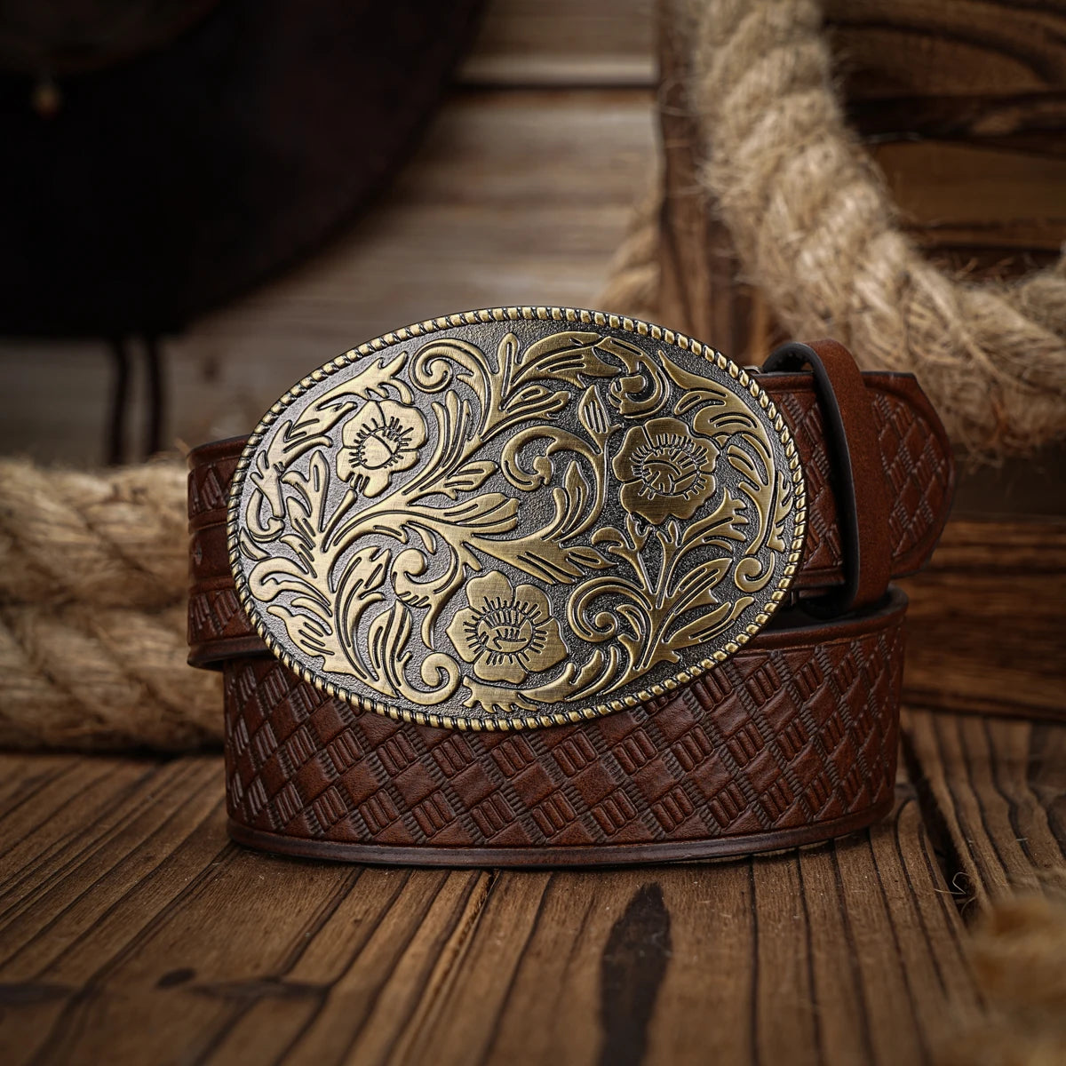 A men's and women's casual retro belt Western style! PU leather belt with metal buckle, suitable for daily work wear