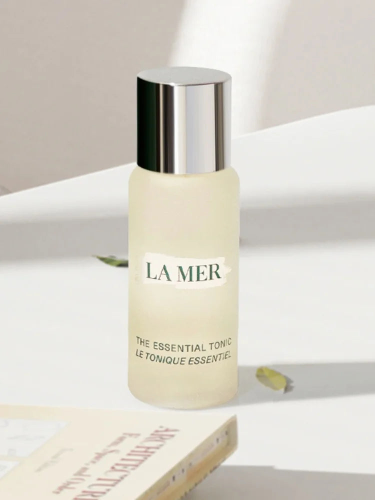 🌿 La Mer The Essential Tonic – 30ml
Miracle Broth™ | Comforting Ferment | Deconstructed Waters™ | Unisex Skincare