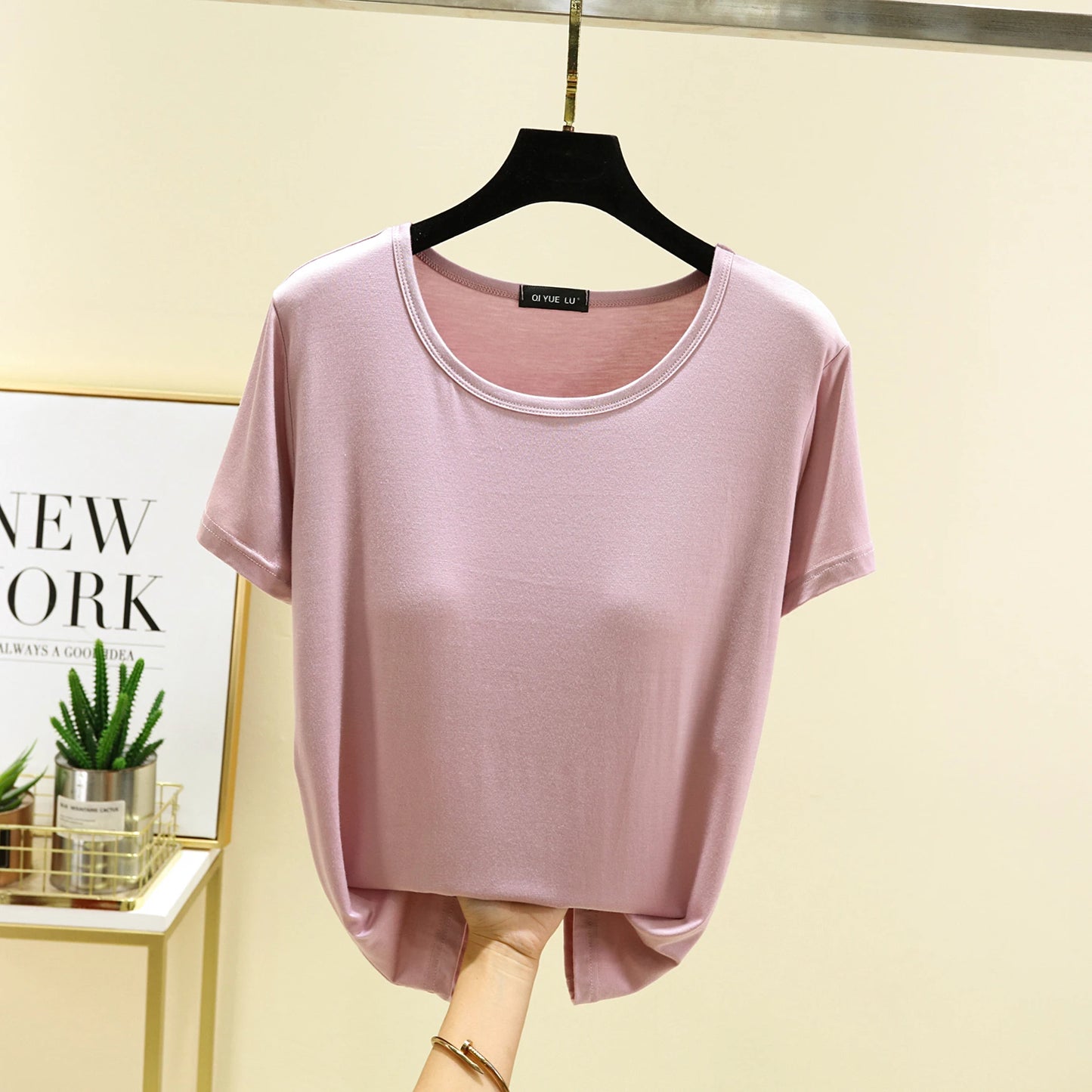 Loose Modal T-irt Women's Spring Summer round Ne ort Sve Built-In Bra Large Size Base irt Casual Sle Summer Top