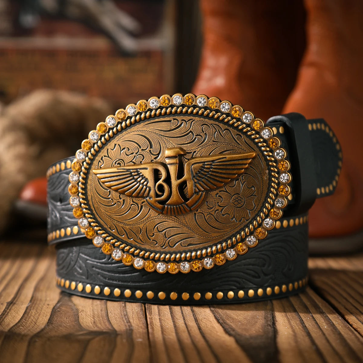 A casual and retro belt, a waist accessory for Western-style clothing, metal buckle, PU belt, suitable for both men and women