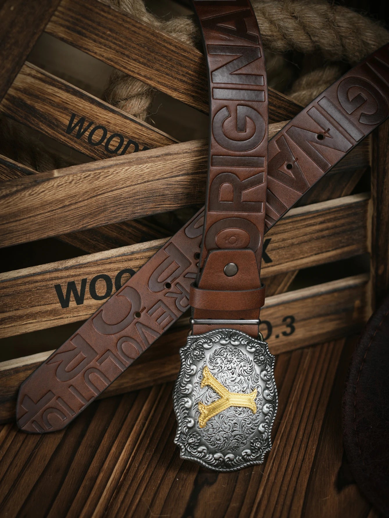 A casual, individual and retro belt, Western-style clothing accessory, metal buckle, PU belt, suitable for both men and women