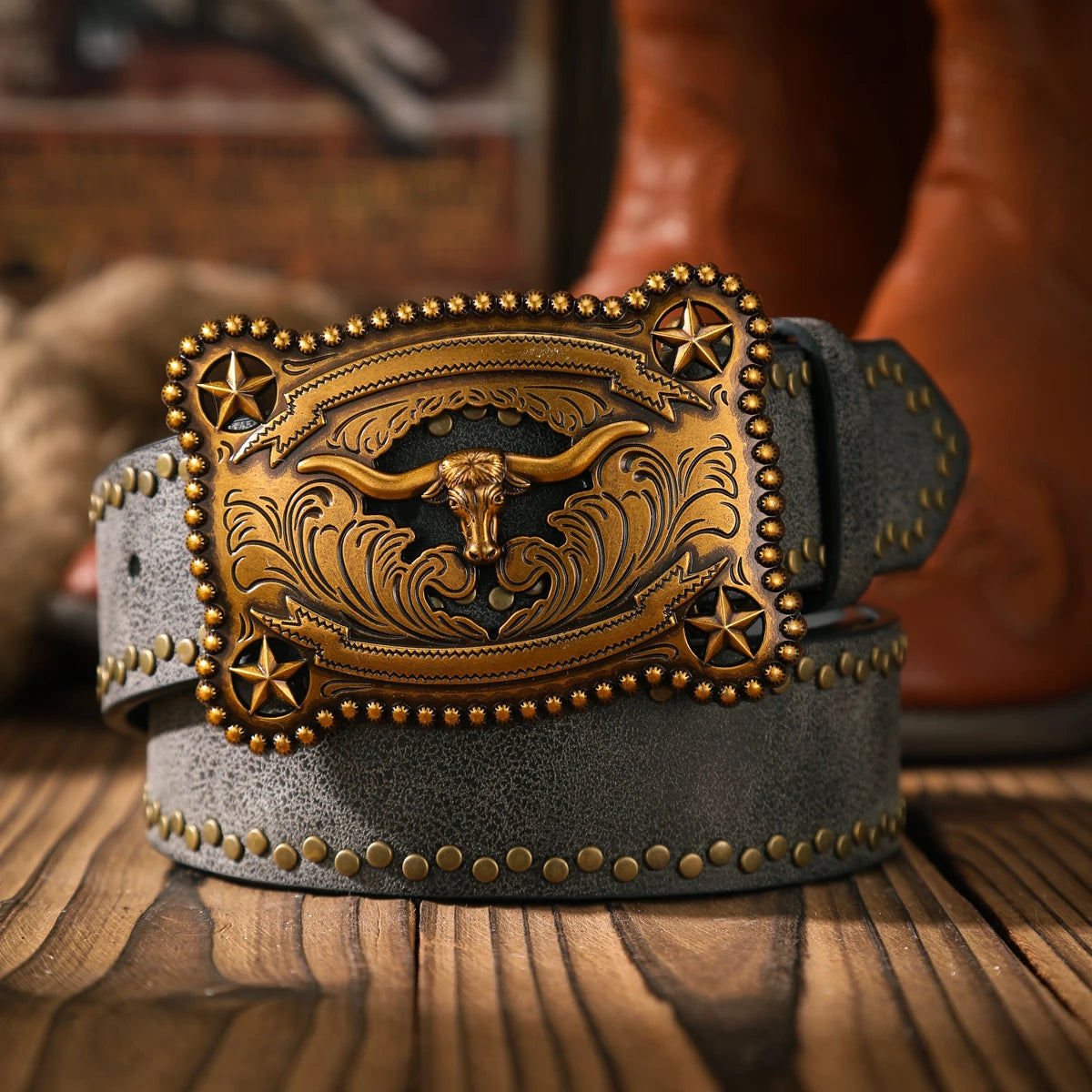 A casual and retro belt, a waist accessory for Western-style clothing, metal buckle, PU belt, suitable for both men and women