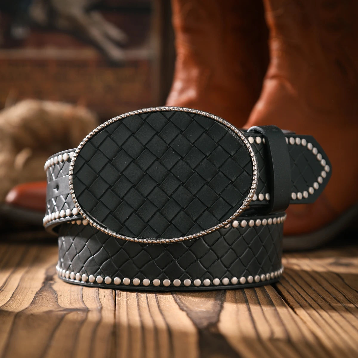A casual and retro belt, a waist accessory for Western-style clothing, metal buckle, PU belt, suitable for both men and women