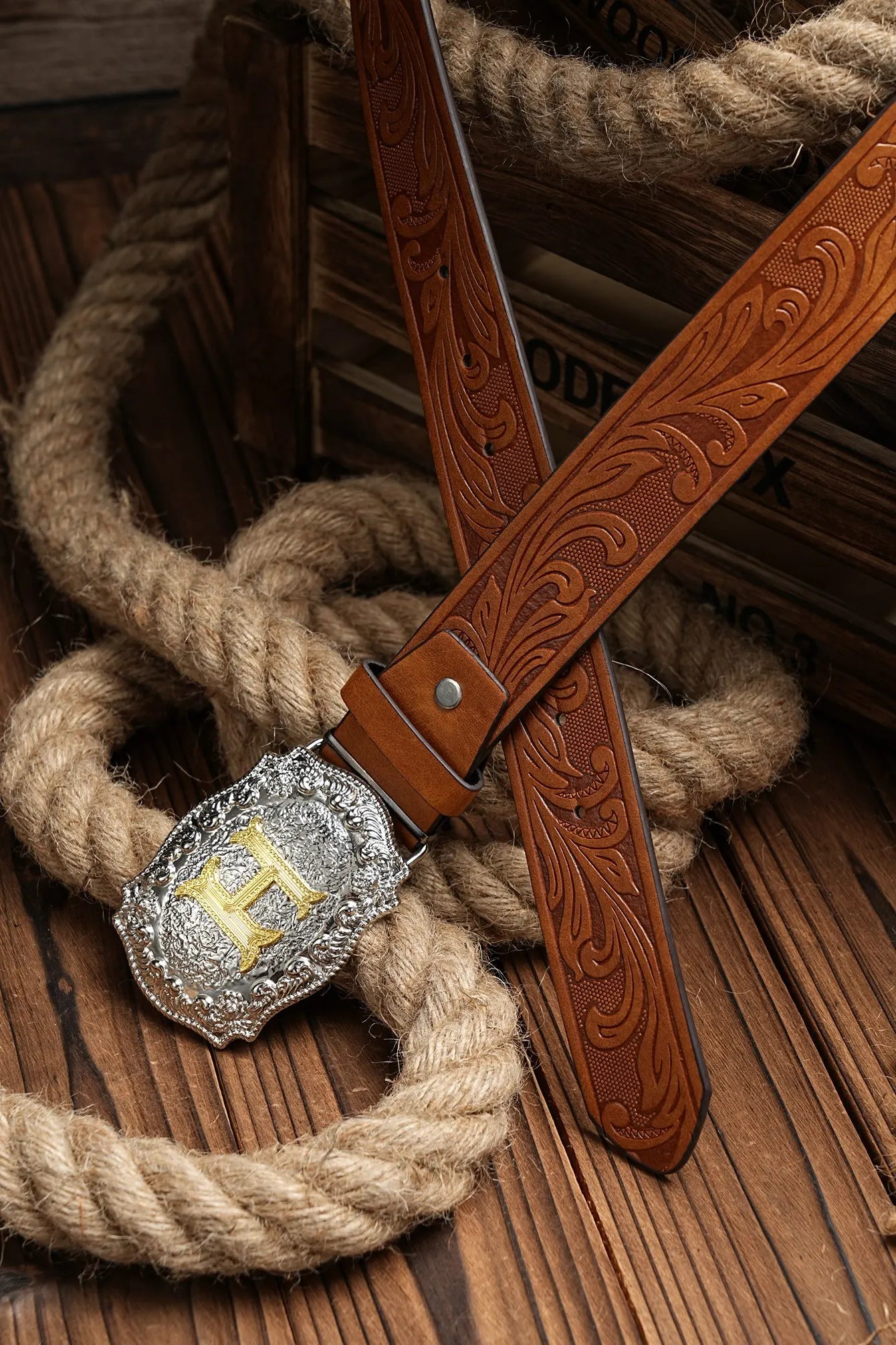 Western Cowboy PU Leather Belt - Men Waist Strap Bull Decoration Floral Engraved for Jeans