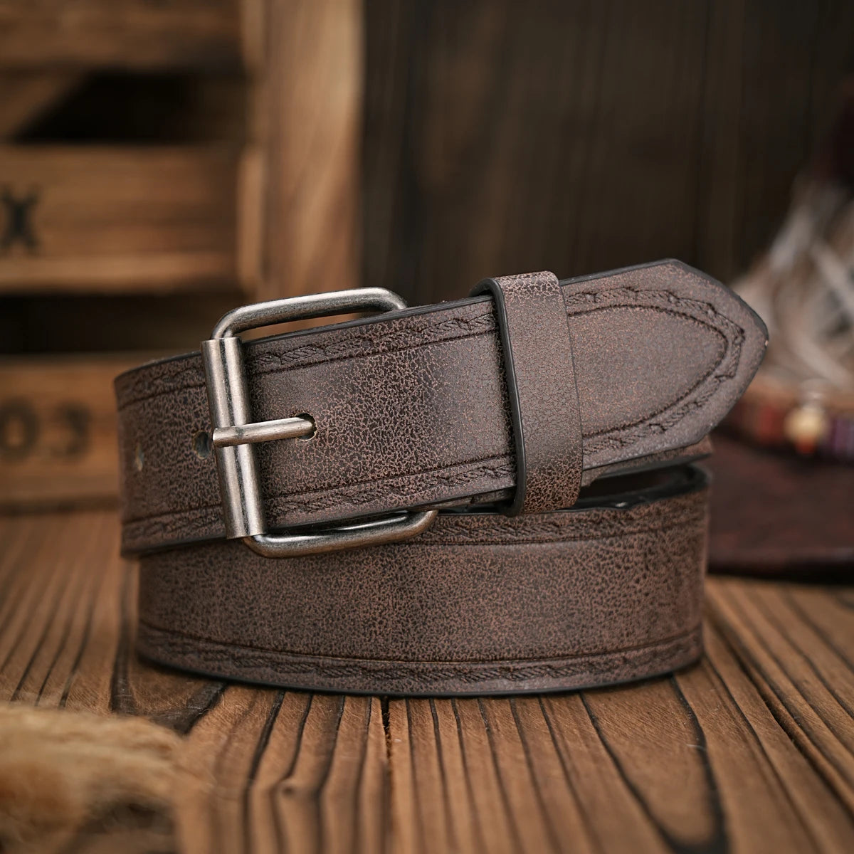 A men's and women's retro metal buckle casual style multi-color PU belt suitable for daily attendance business four seasons (sen