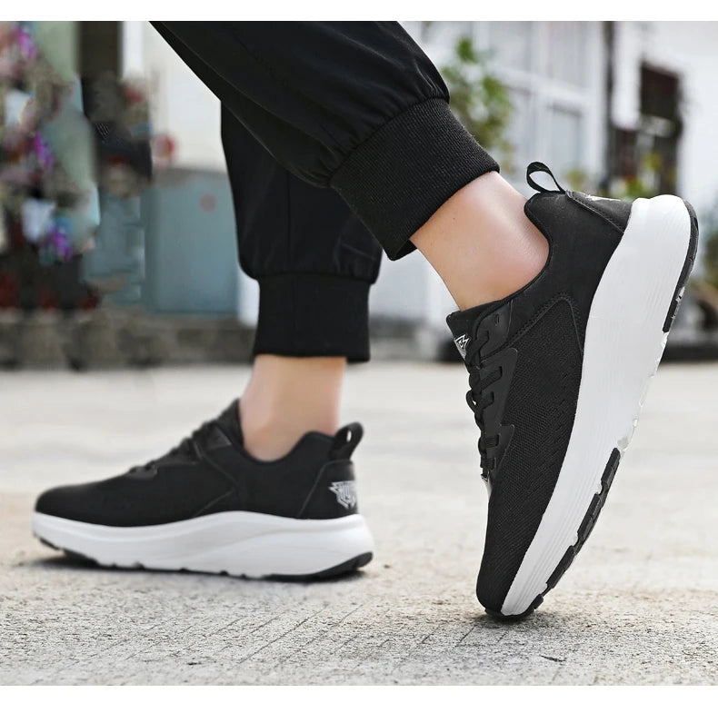 Couples breathable mesh casual sports shoes summer new non-slip outdoor running shoes plus size light men and women's sneakers