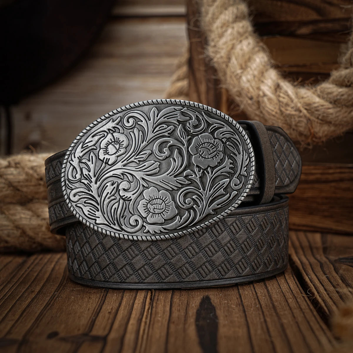 A men's and women's casual retro belt Western style! PU leather belt with metal buckle, suitable for daily work wear