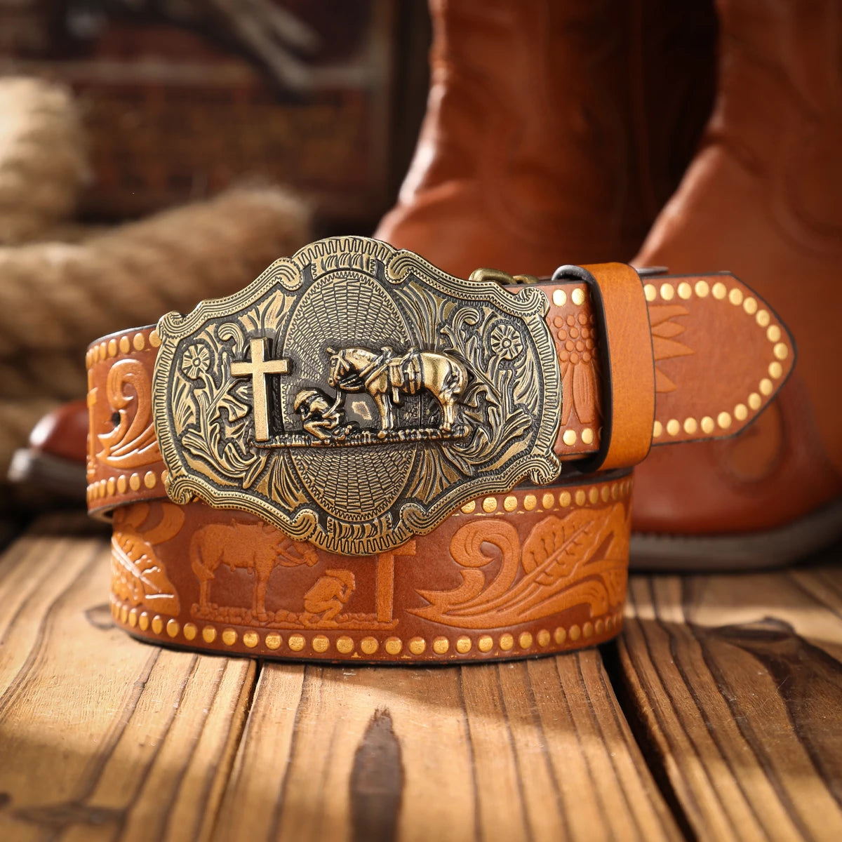 A men's and women's casual retro belt Western style! PU leather belt with metal buckle, suitable for daily work wear