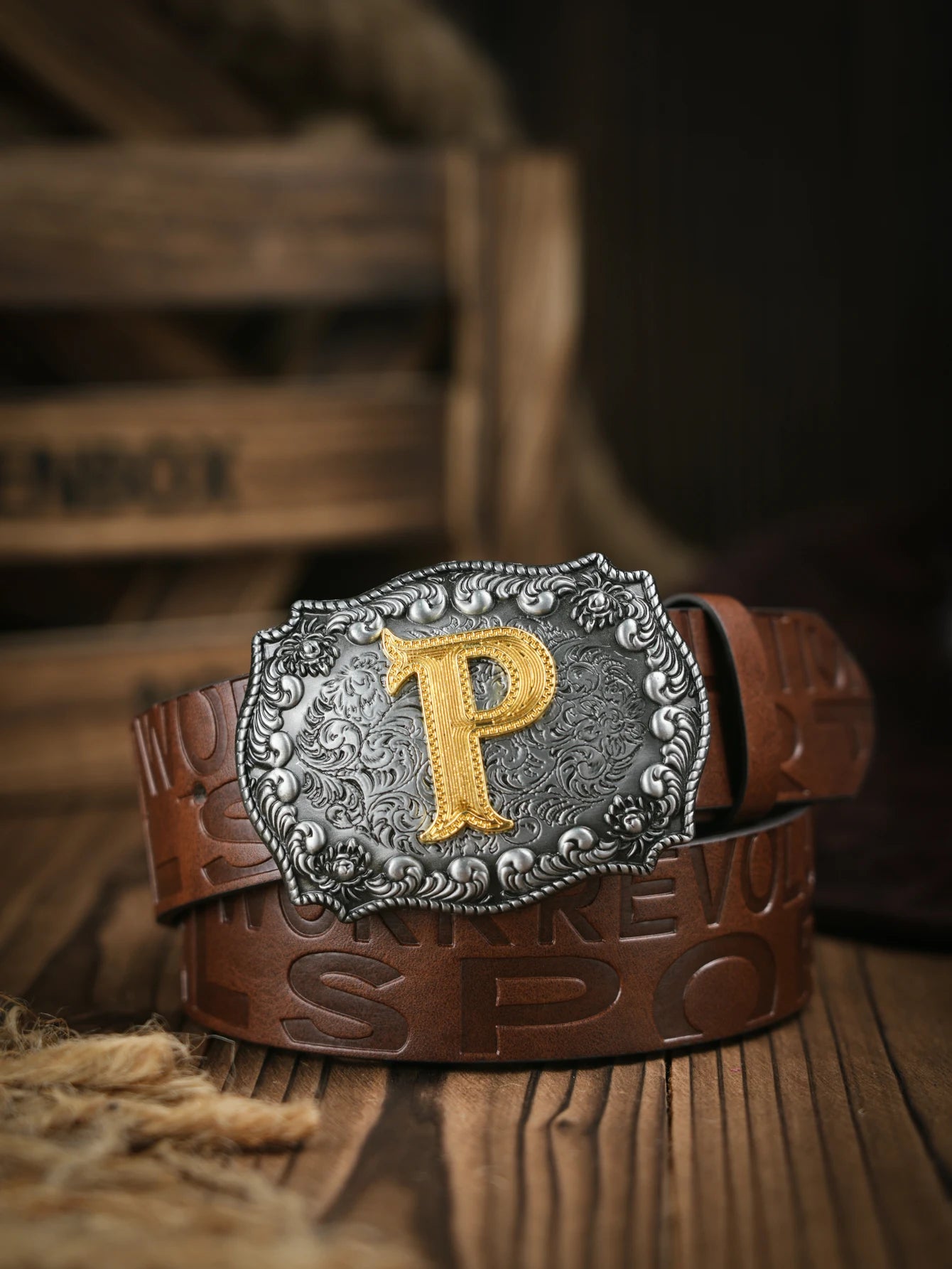 A casual, individual and retro belt, Western-style clothing accessory, metal buckle, PU belt, suitable for both men and women