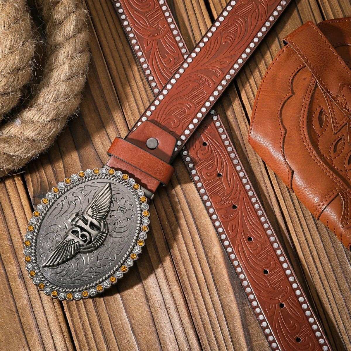 A casual and retro belt, a waist accessory for Western-style clothing, metal buckle, PU belt, suitable for both men and women