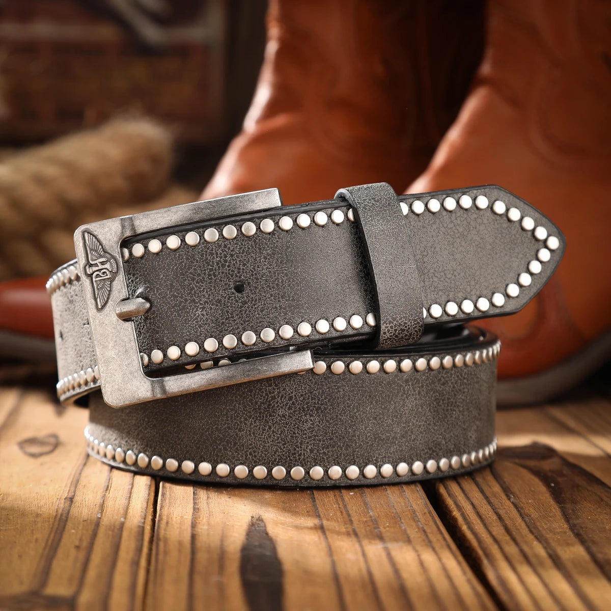 A men's and women's casual retro belt Western style! PU leather belt with metal buckle, suitable for daily work wear
