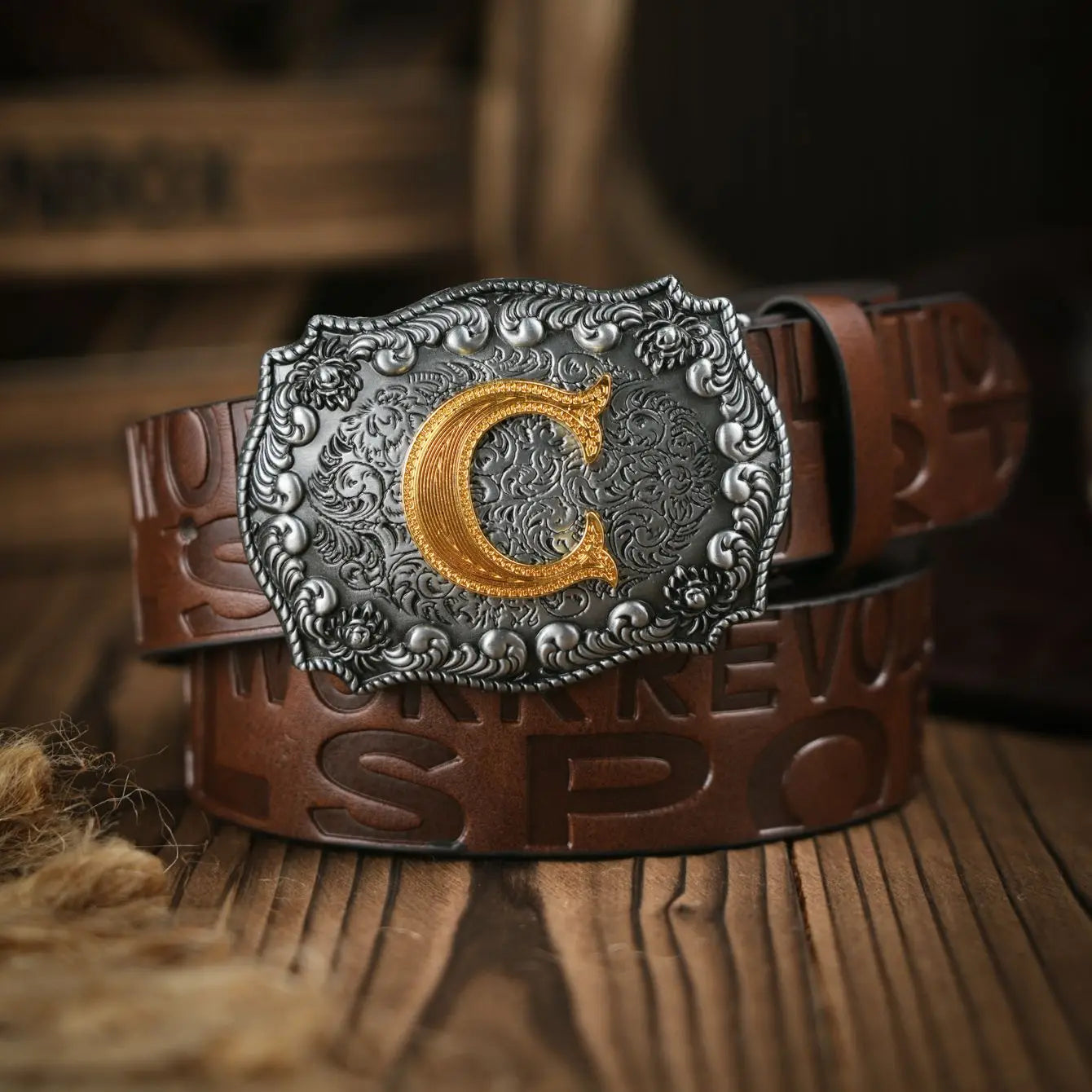 A casual, individual and retro belt, Western-style clothing accessory, metal buckle, PU belt, suitable for both men and women