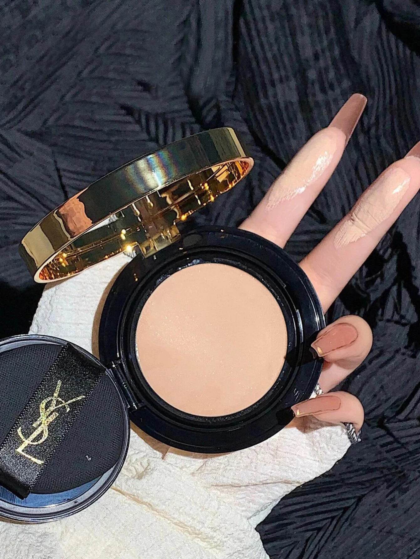 Yves Saint Laurent Le Cushion Encre De Peau-Luminous Matte Cushion Foundation SPF 33/ PA++ All Day Flawless Coverage Shine-Free