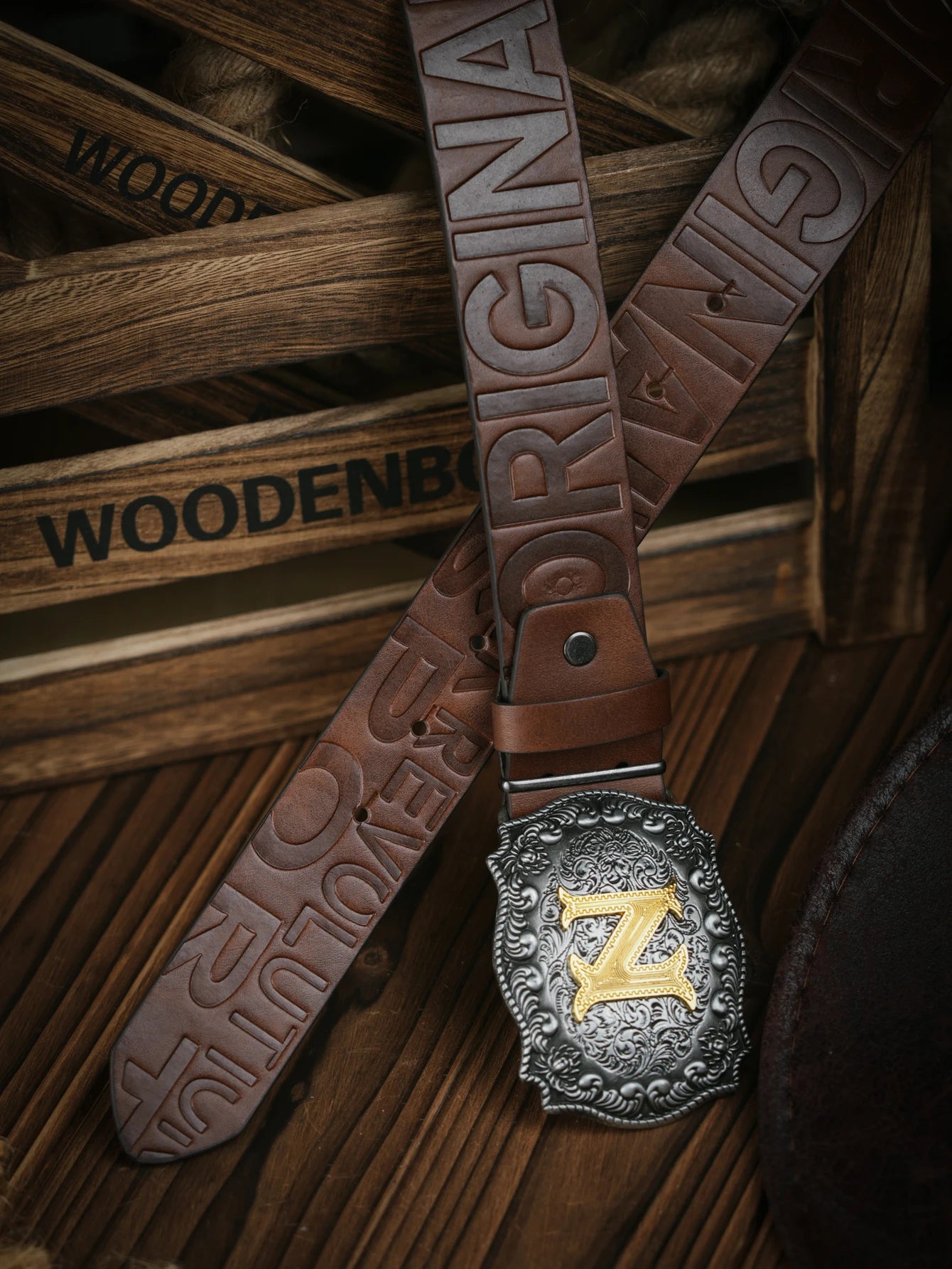 A casual, individual and retro belt, Western-style clothing accessory, metal buckle, PU belt, suitable for both men and women