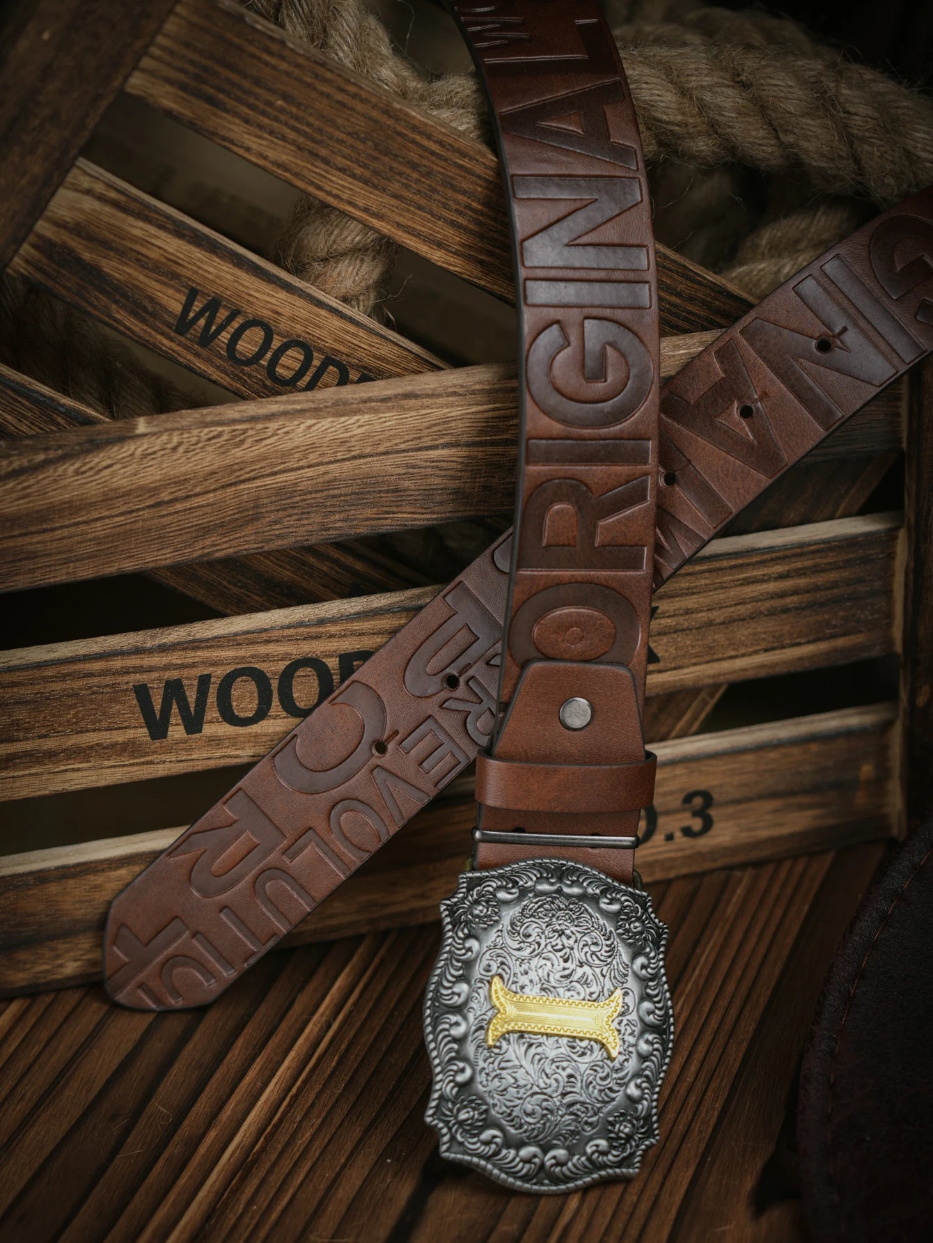A casual, individual and retro belt, Western-style clothing accessory, metal buckle, PU belt, suitable for both men and women