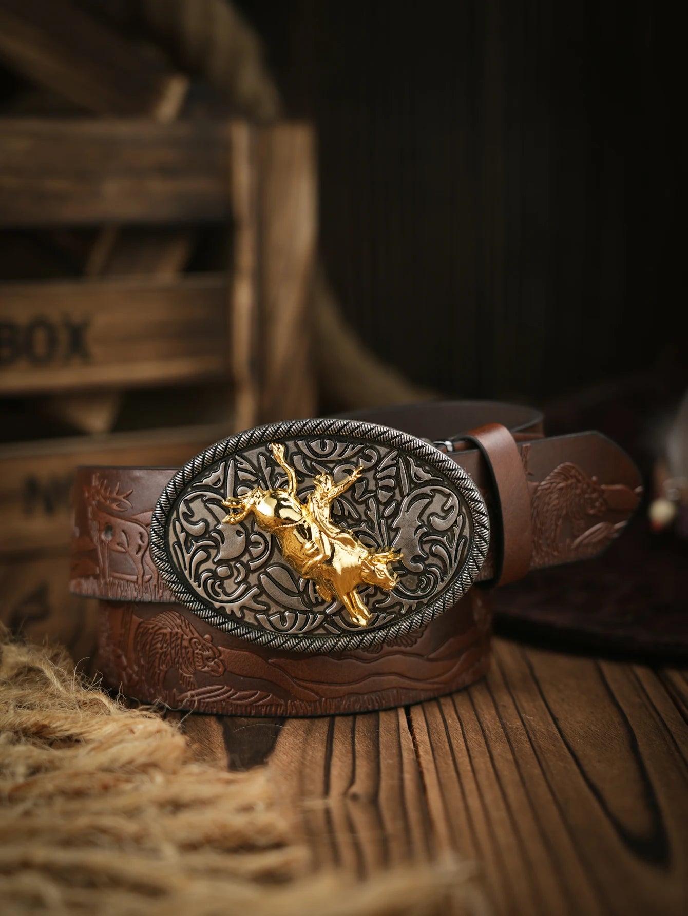 A men's and women's casual retro belt Western style! PU leather belt with metal buckle, suitable for daily work wear