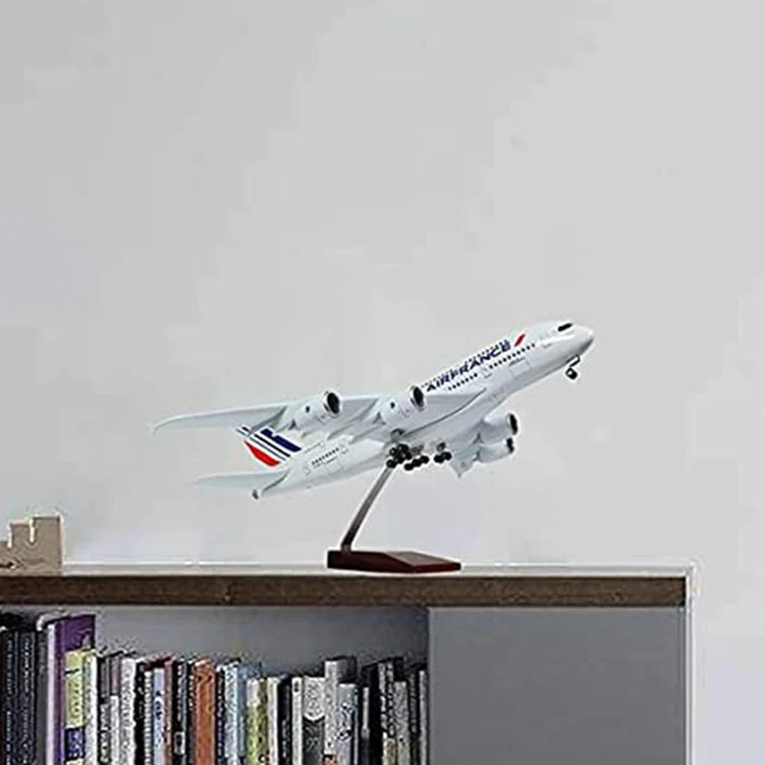 طائرة إيرباص A380 تابعة لشركة الخطوط الجوية الفرنسية بمقياس 1:160 نماذج كبيرة من الطائرات المصبوبة مع إضاءة LED للتجميع أو ديكور الهدايا